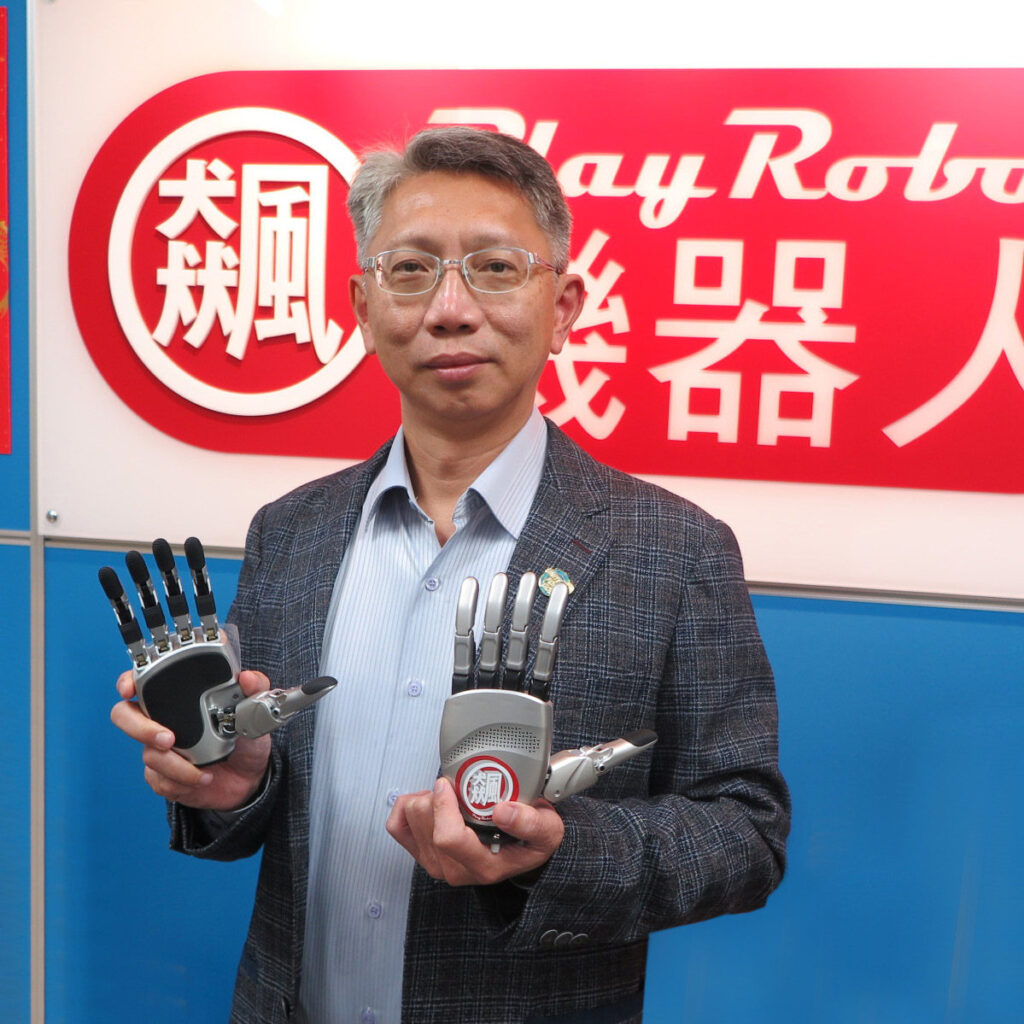 圖1 飆機器人總經理王國棟表示，靈巧手的開發難度遠高於一般機械機構，其本質是一個高度整合的系統工程