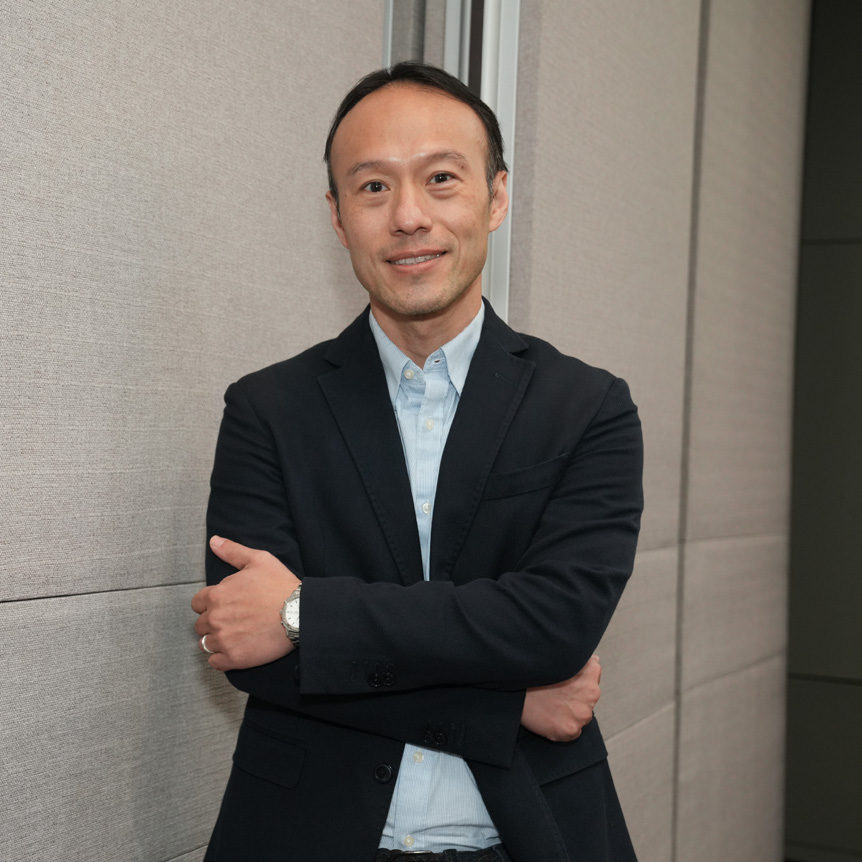 圖1 資策會軟體院技術總監連紹宇表示,在AI/ML整體運作中,演算法只占了其中一小塊,其他需要考量的面向包括模型訓練、資料蒐集及預處理等