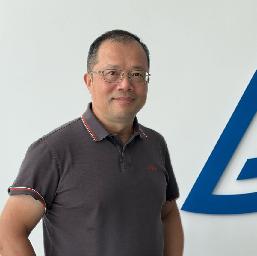 台灣德國萊因交通服務新業務拓展總經理潘世文表示,車輛的電子架構由分散的控制單元(ECU)朝向域控制單元(DCU),最後為中央控制單元(CPU)的模式發展