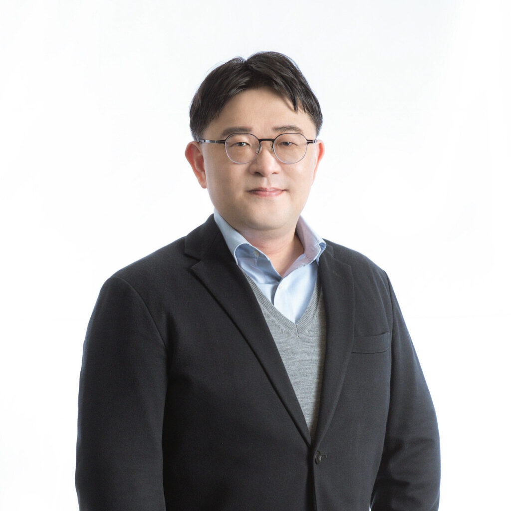 圖2 錼創科技技術行銷總監劉應蒼觀察,AI眼鏡訴求日常使用本質,因此重量與配戴舒適度,成為壓倒一切的優先考量