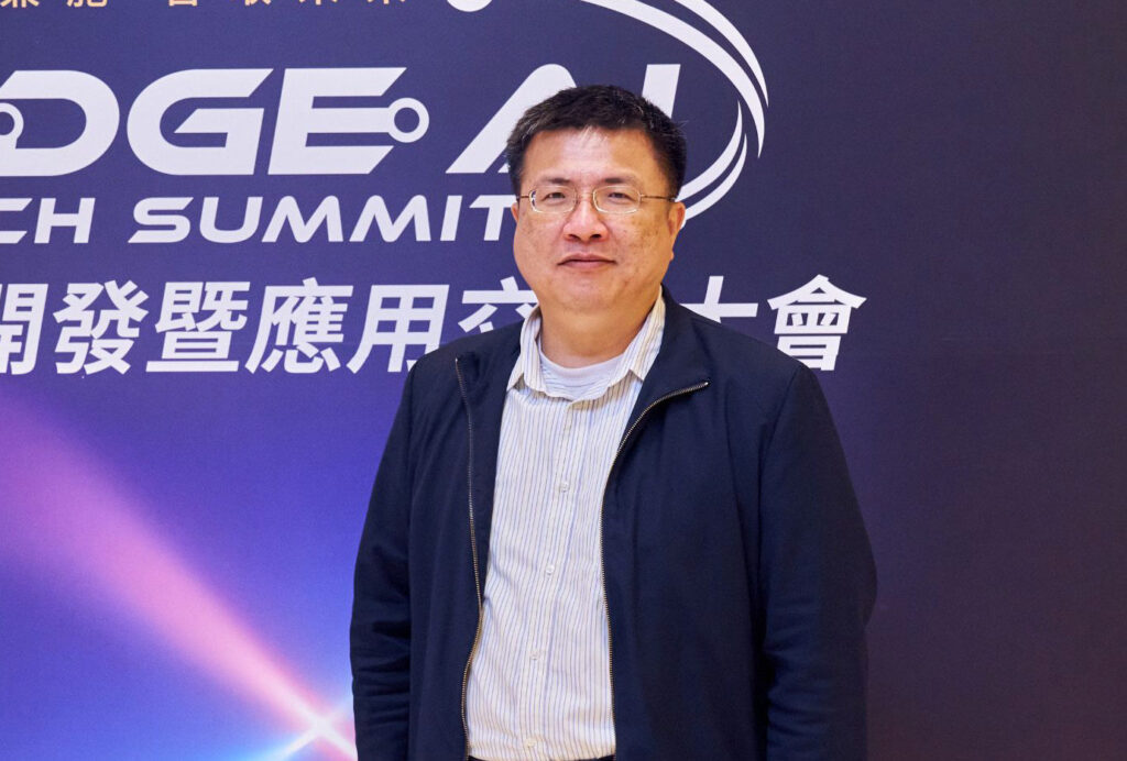 滿拓科技執行長吳昕益認為,邊緣AI部署面臨的四大挑戰:大型模型難以落地、算力限制、計算與記憶體雙重瓶頸,以及軟硬體之間的斷層。